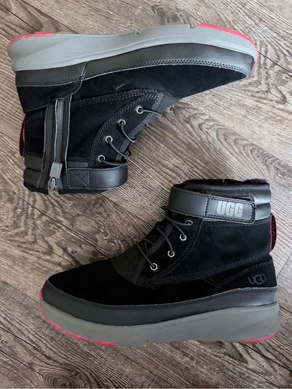 UGG Kids Arren Weather boots , Us size 5